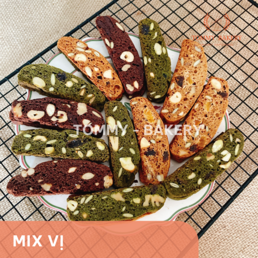 Bánh Biscotti mix vị handmade chuẩn Ý từ Tommy Bakery, kết hợp hương vị vani, matcha, và chocolate, thơm ngon, bổ dưỡng, phù hợp cho mọi lứa tuổi
